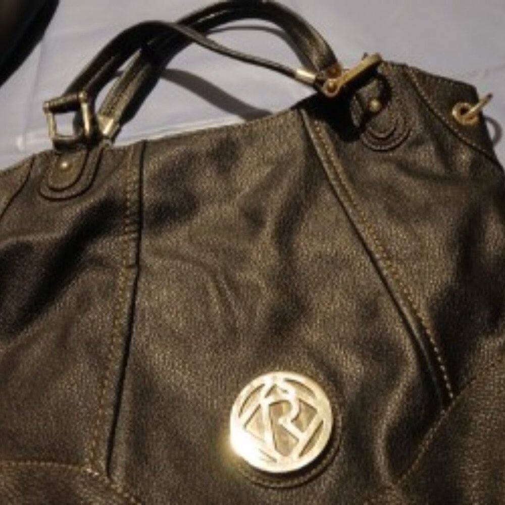 Medium Size Purses - Picture 2 of 3